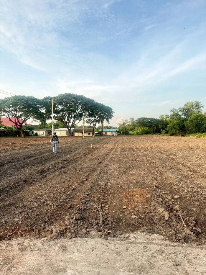 รูป ที่ดินคุณภาพคลองใหญ่บ้านสวนคลองเหมืองนครนายก66ตรวดาวน์50000ตรวละ4900ผ่อน3ปีไม่มีดอกเบี้ยเงินสดลด30000ใกล้ศูนยราชการน้ำไฟดินถมแล้วไม่ท่วมอากาศลมเย็น - รูปที่ 13/19