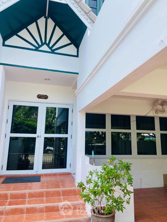 รูป ทาวน์เฮาท์ 4-ห้องนอน ใกล้ หาดเขาตะเกียบ (ID 2049583) - รูปที่ 9/11