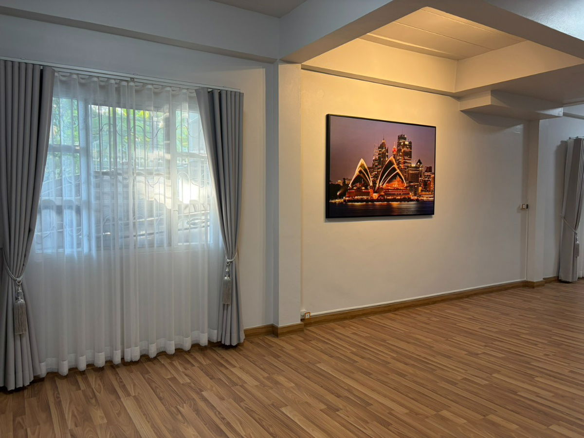 รูป ขายบ้านแฝดอารมณ์บ้านเดี่ยว สไตล์มินิมอล สวย สะอาด ปรับปรุงใหม่ พร้อมอยู่   ทำเลสะดวก ใกล้ Central ปิ่นเกล้า - รูปที่ 25/32