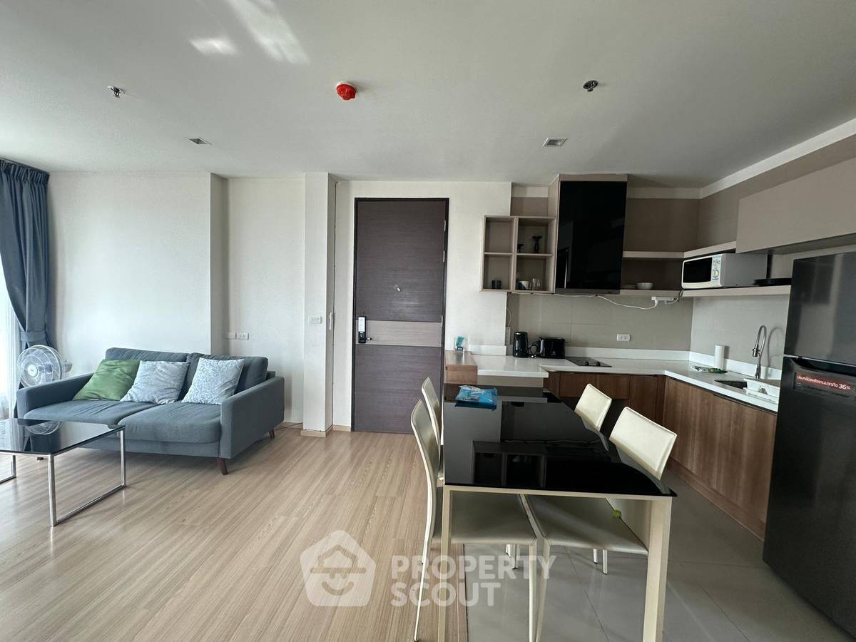 รูป คอนโด 2-ห้องนอน ที่ ริธึ่ม สาทร ใกล้ BTS สะพานตากสิน (ID 1942221) - รูปที่ 2/7