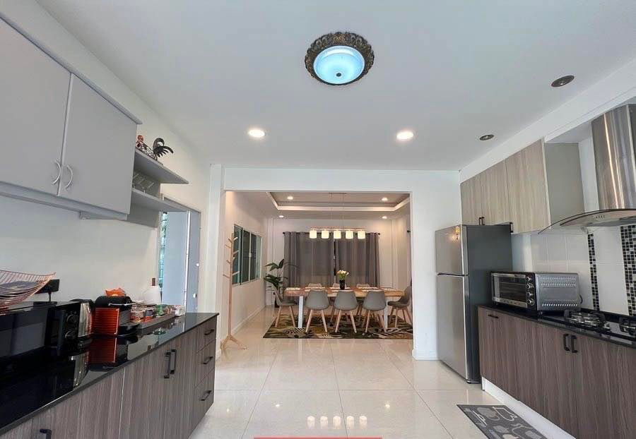 รูป บ้านพร้อมสระว่ายน้ำส่วนตัว  5ห้องนอน  4ห้องน้ำ  1ห้องรับแขก  2  ที่จอดรถ - รูปที่ 11/27