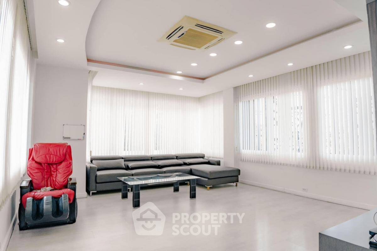 picture 4-BR House close to Chiang Mai International Airport (ID 1904213) - 4/9