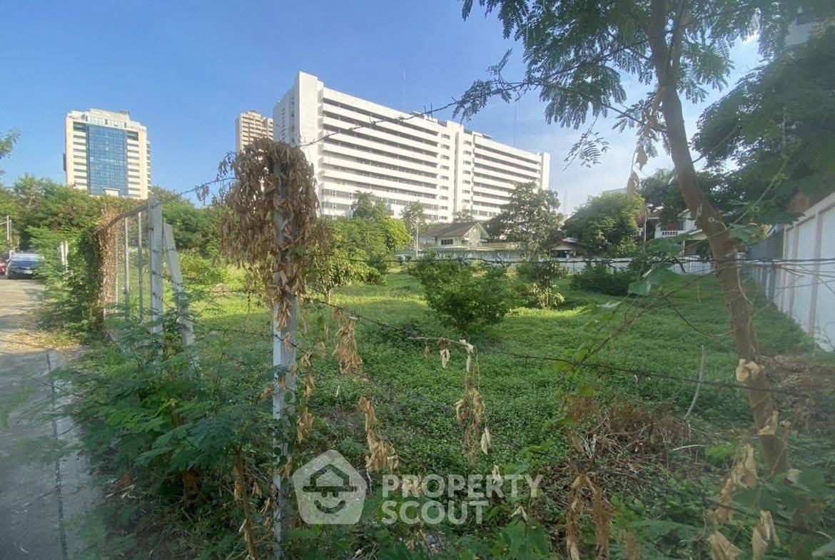 รูป ที่ดินสำหรับปล่อยขาย 1,940 ตารางเมตร แถว ใน จอมพล (ID 2060229) - รูปที่ 4/13