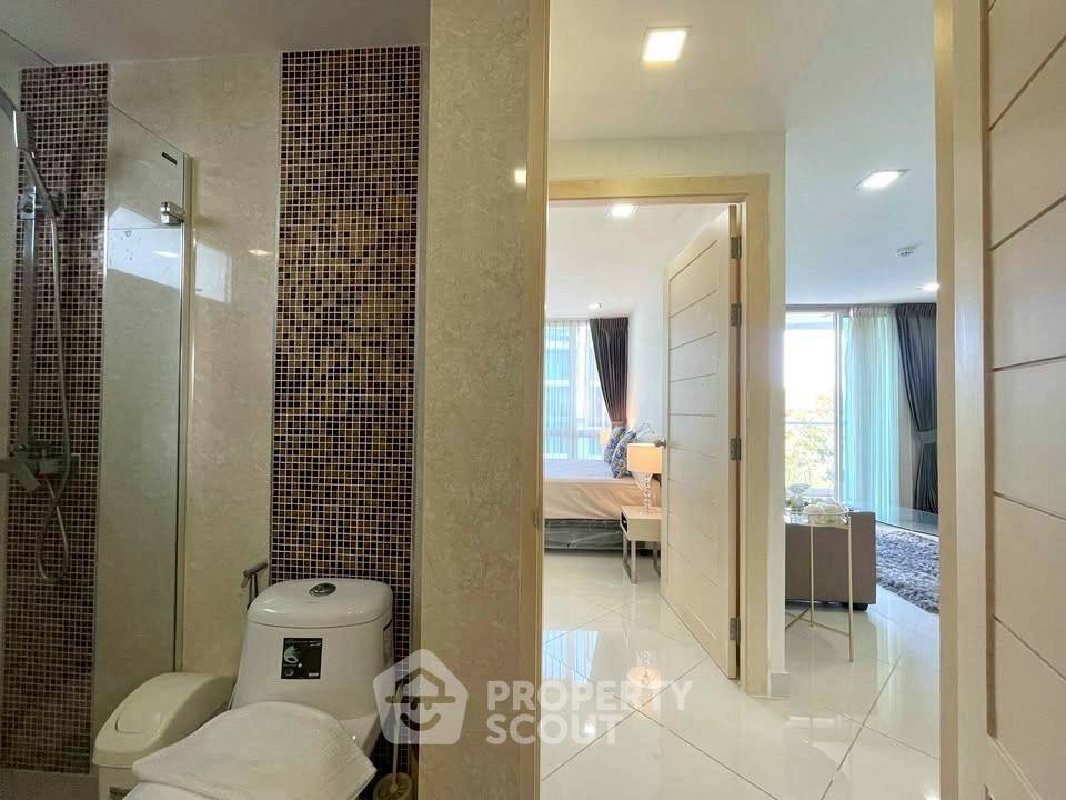 picture 1-BR Condo at The View Cozy Beach Residence close to Phratamnak (ID 2453388) - 11/18