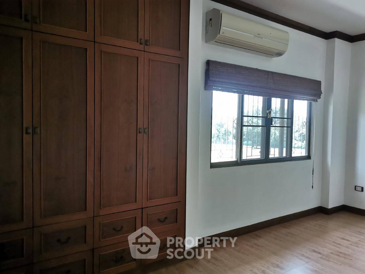 รูป บ้าน 4-ห้องนอน ใน สุรศักดิ์ (ID 1819691) - รูปที่ 13/21