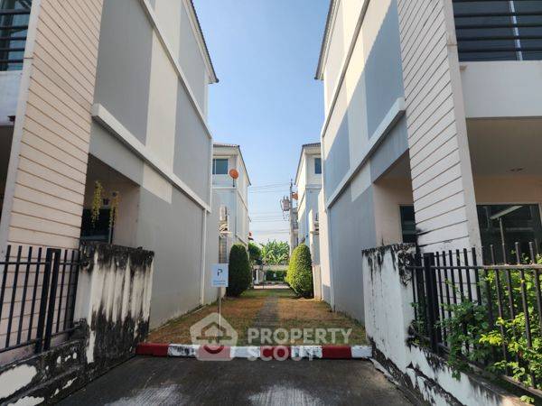 รูป ทาวน์เฮาท์ 4-ห้องนอน ใน บางขุนกอง (ID 2028251) - รูปที่ 16/16