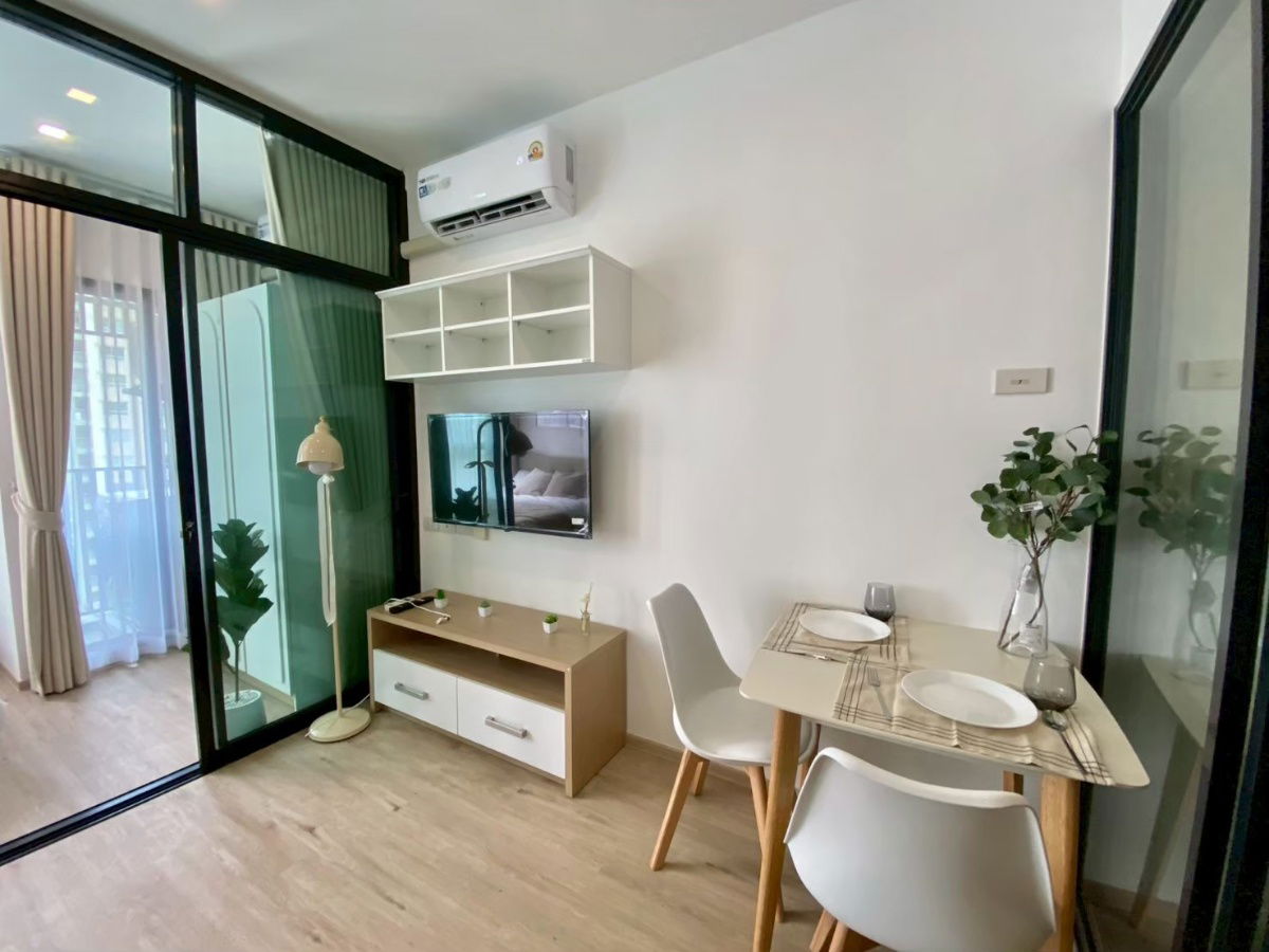 picture Airport Link Huamark condominium rental is convenient for travelling (available in many rooms). Short-term rating. - 4/22