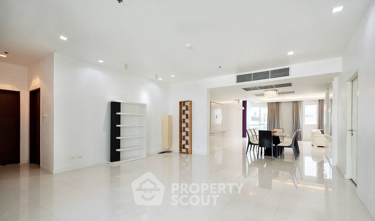 รูป คอนโด 5-ห้องนอน ที่ สุขุมวิท ซิตี้ รีสอร์ท คอนโดมิเนียม ใกล้ BTS นานา (ID 923064) - รูปที่ 3/20