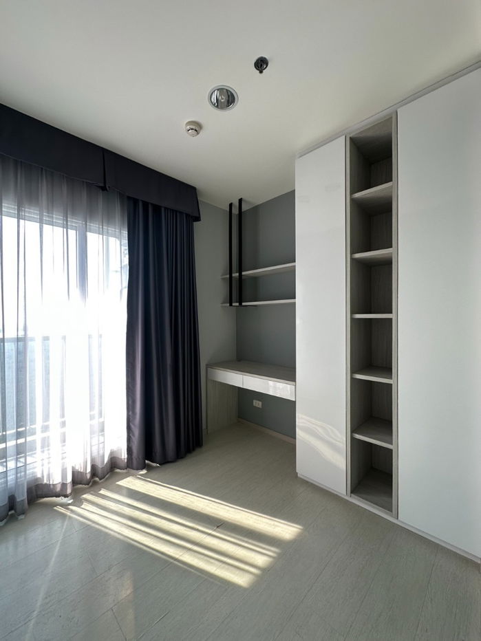 picture  Who wants it? Next to BTS Erawan. "Aspire Erawan" River bend view. Cool breeze. Near Kanchanaphisek Expressway. 15 minutes. Mega Bangna shopping mall.  - 9/18