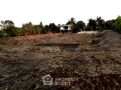 เช่าที่ดิน นนทบุรี : ที่ดินสำหรับปล่อยเช่า 2,400 ตารางเมตร แถว ใน ท่าอิฐ (ID 1826087)