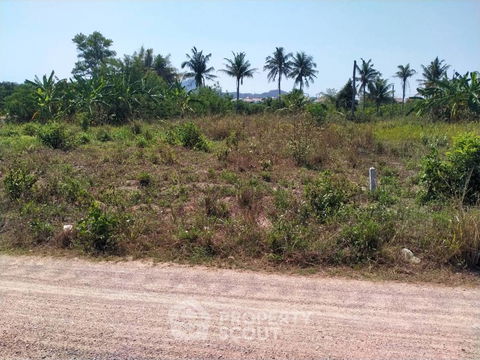 ที่ดินสำหรับปล่อยขาย 2,400 ตารางเมตร แถว ใน ทับใต้ (ID 2064774)