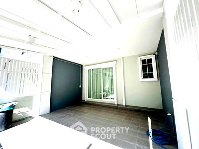 Townhouses for sale Payap University (Kaeo Nawarat Campus) : 4-BR Townhouse in Fa Ham (ID 1986281)
