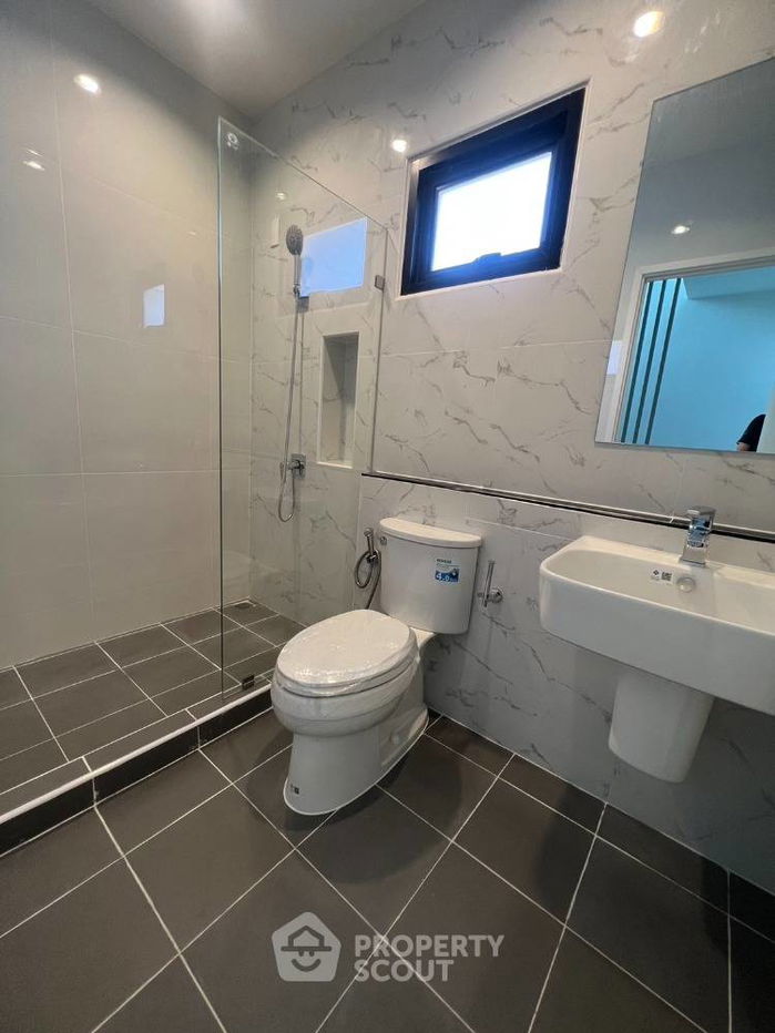 รูป ทาวน์เฮาท์ 3-ห้องนอน ใน ดอกไม้ (ID 1813098) - รูปที่ 11/12