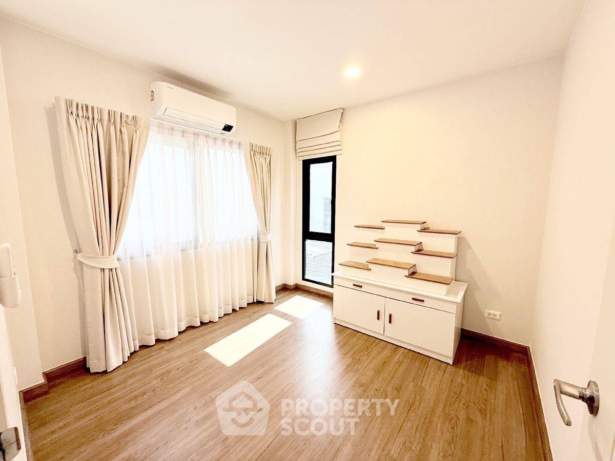 picture 3-BR House at Centro Bangna in Bang Kaeo (ID 2455624) - 14/24