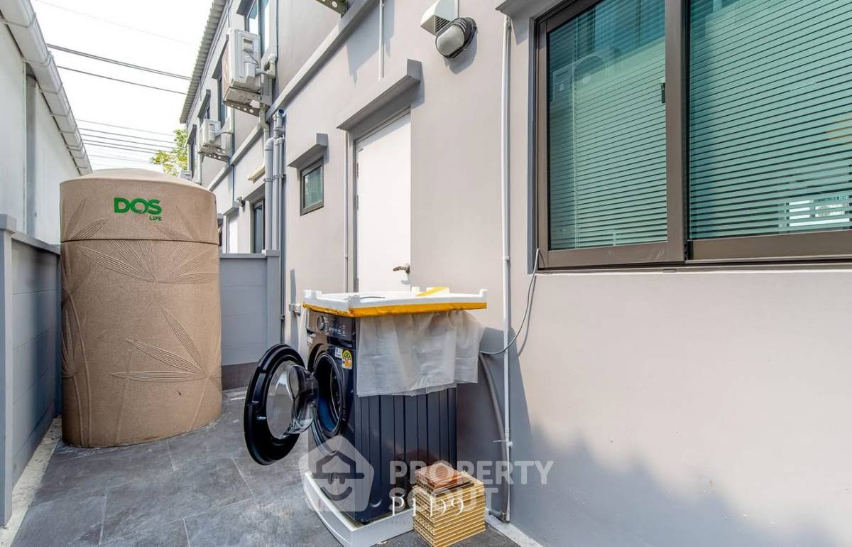 picture 3-BR Townhouse at Pleno Sukhumvit-Bangna 2 in Bang Kaeo (ID 2453485) - 8/20