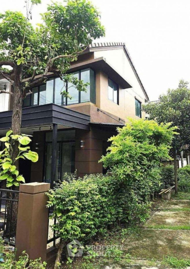 picture 2-BR Townhouse in Tha Raeng (ID 2431125) - 2/5