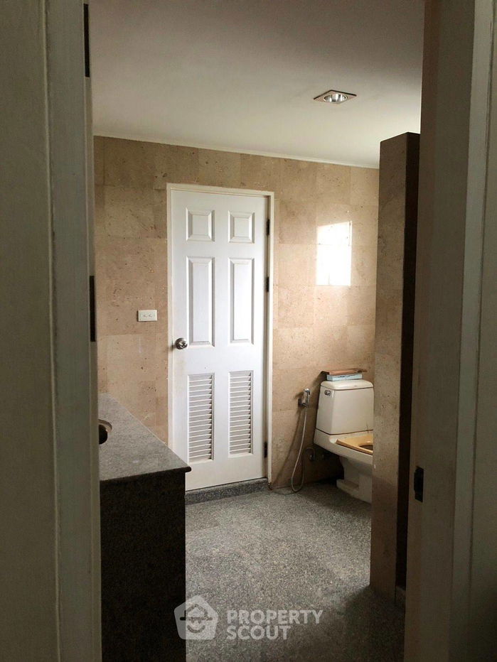 picture 4-BR House near BTS Saphan Khwai (ID 2083325) - 24/33