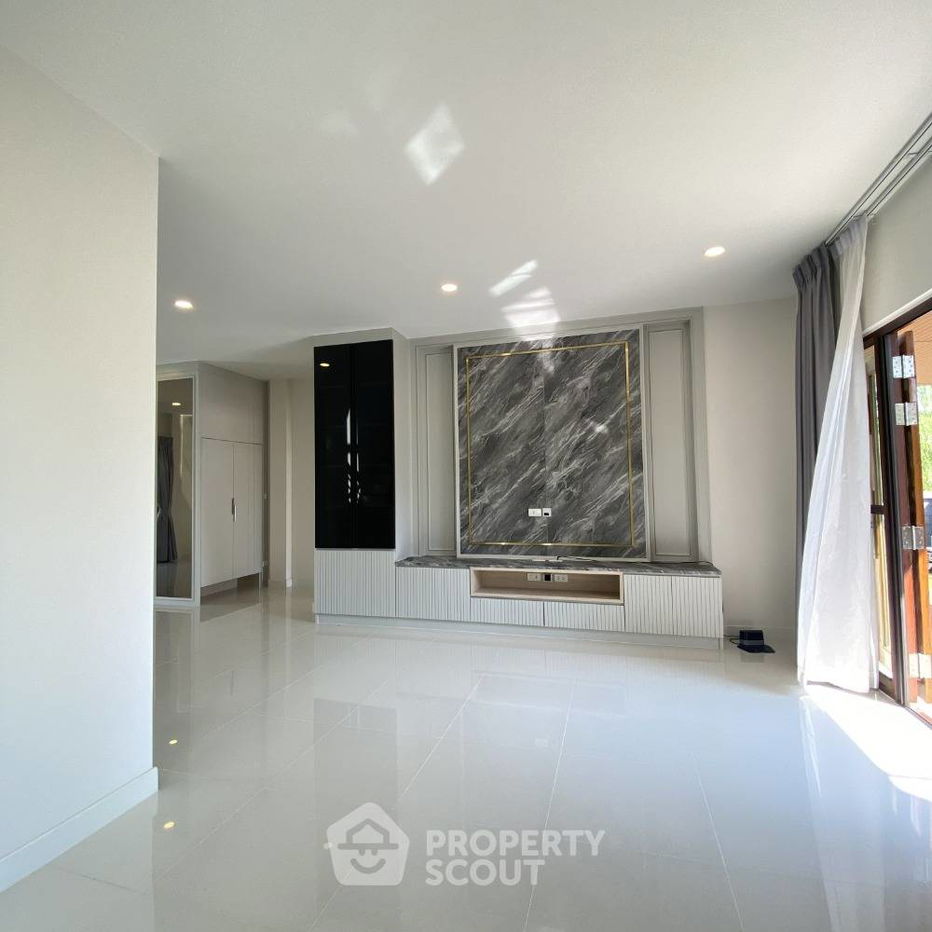 รูป บ้าน 4-ห้องนอน ใน บางกร่าง (ID 1404960) - รูปที่ 12/16