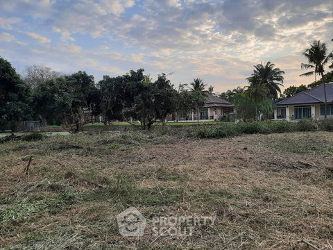 ที่ดินสำหรับปล่อยขาย 2,018 ตารางเมตร แถว ใน ตลาดขวัญ (ID 1944285)