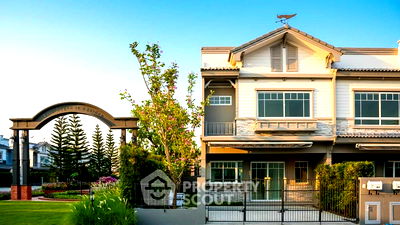 ทาวน์โฮม ตั้งฮั่วเส็ง(ธนบุรี) : ทาวน์เฮาท์ 3-ห้องนอน ใน บางสีทอง (ID 1961050)