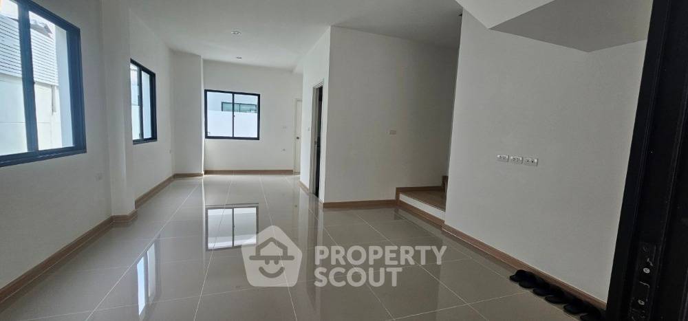 รูป ทาวน์เฮาท์ 3-ห้องนอน ใน ดอกไม้ (ID 1813098) - รูปที่ 4/12