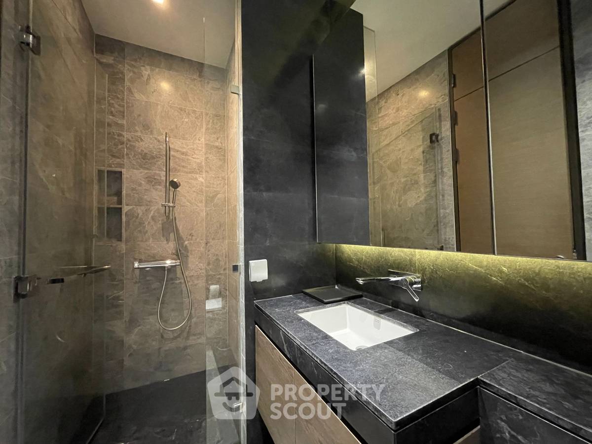 picture 2-BR Condo at 28 Chidlom near BTS Chit Lom (ID 1450084) - 9/16
