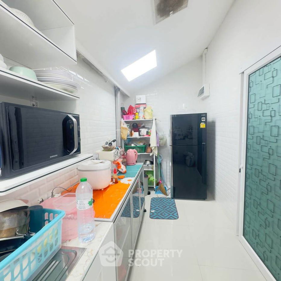 รูป ทาวน์เฮาท์ 2-ห้องนอน ใกล้ พัทยาตะวันออก (ID 2146462) - รูปที่ 8/11