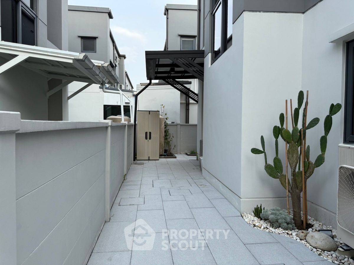 picture 3-BR House at Centro Bangna in Bang Kaeo (ID 2455624) - 23/24