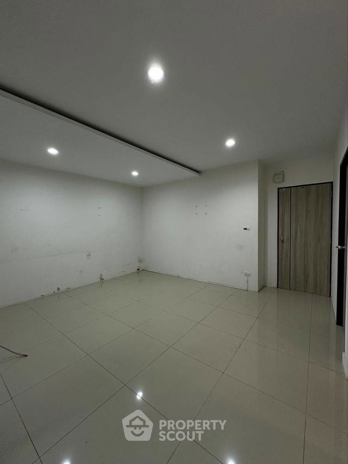 picture 1-BR Townhouse in Anusawari (ID 2448763) - 5/5