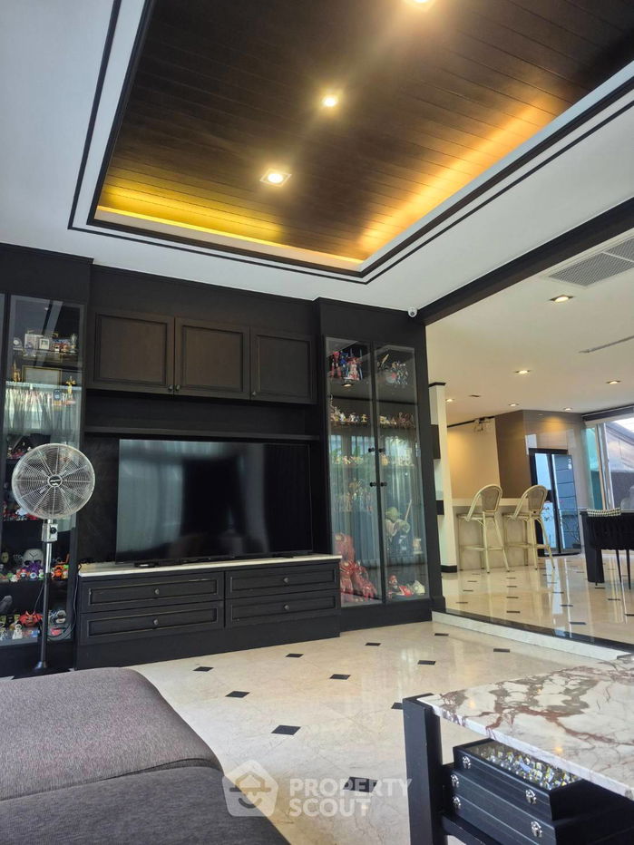 picture 4-BR House in Nuan Chan (ID 2456436) - 33/43