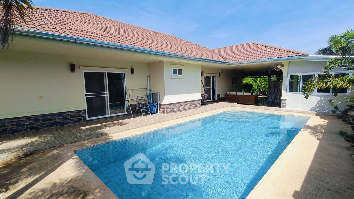 รูป วิลล่า 3-ห้องนอน ใน ปากน้ำปราณ (ID 1937001) - รูปที่ 1/28