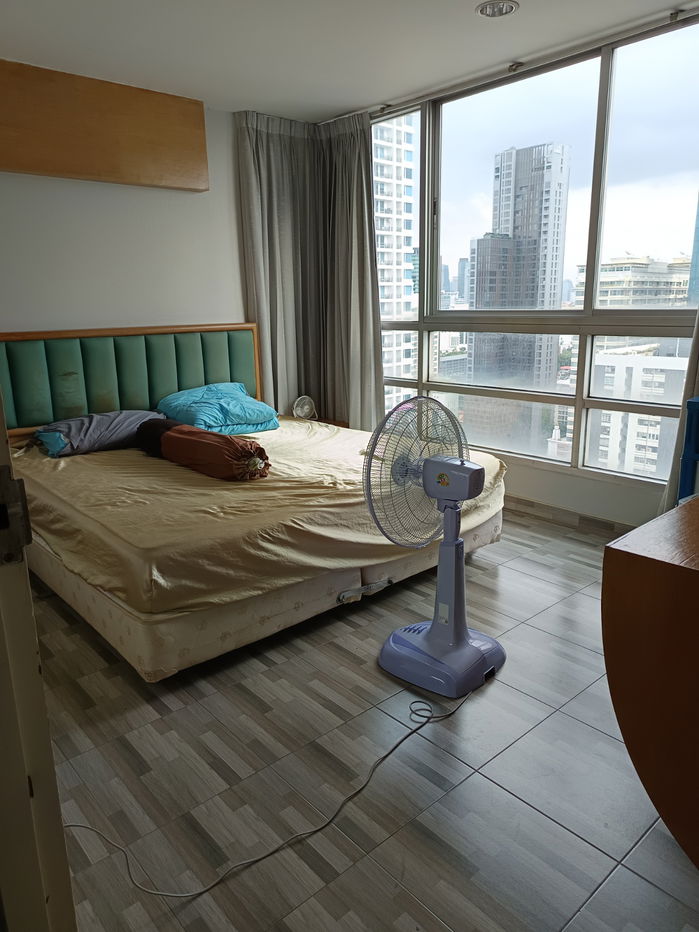 รูป ให้เช่าบ้านปทุมวัน ชั้น 25 เฟอร์ครบ หิ้วกระเป๋าเข้าอยู่ได้เลย ติดต่อ line id : sumaleekaew - รูปที่ 3/9