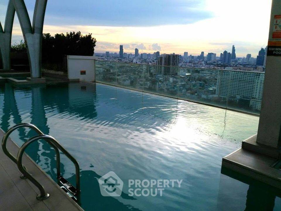 picture 2-BR Condo at The Complete Narathiwat close to Naradhiwas Rajanagarindra (ID 1317078) - 12/12