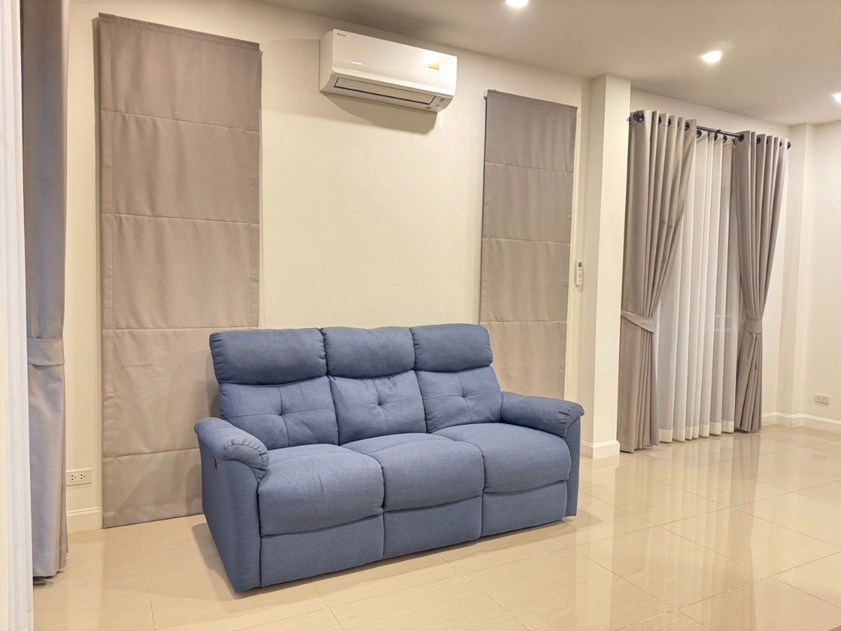 picture Two-storey detached house for sale  4 bedrooms 3 bathrooms and 3 parkings. - 2/26