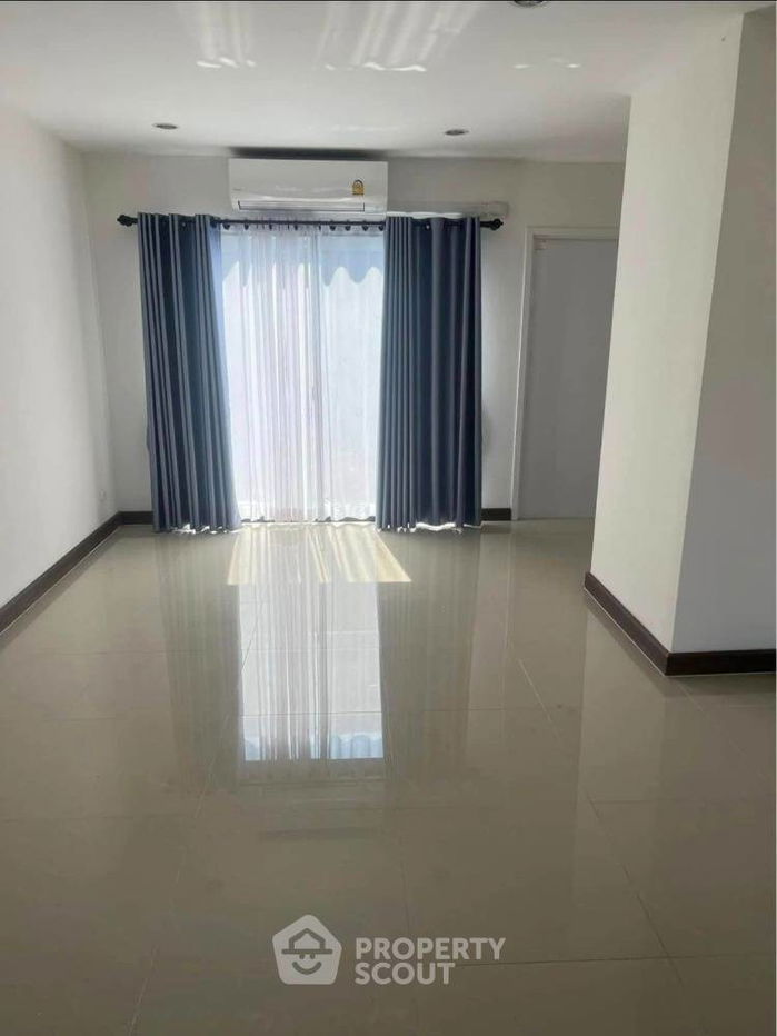 รูป ทาวน์เฮาท์ 3-ห้องนอน ใน บางเลน (ID 2028662) - รูปที่ 3/8