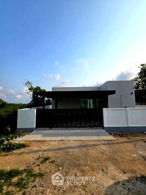 บ้านเดี่ยว สัตหีบ ชลบุรี : บ้าน 3-ห้องนอน ใน พลูตาหลวง (ID 1963541)