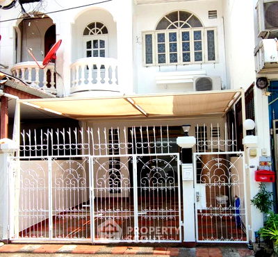 ทาวน์โฮม ถนนพัฒนาการ : ทาวน์เฮาท์ 2-ห้องนอน ใน สวนหลวง (ID 2024891)