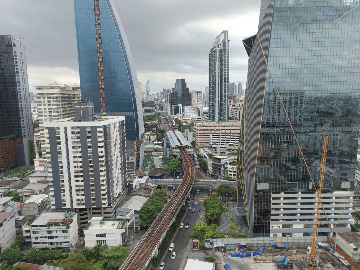 รูป ให้เช่าบ้านปทุมวัน ชั้น 25 เฟอร์ครบ หิ้วกระเป๋าเข้าอยู่ได้เลย ติดต่อ line id : sumaleekaew - รูปที่ 4/9