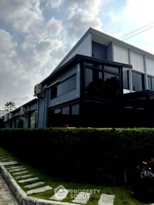 ทาวน์โฮม เขตสะพานสูง : ทาวน์เฮาท์ 5-ห้องนอน ใกล้ ท่าอากาศยานสุวรรณภูมิ (ID 1712618)