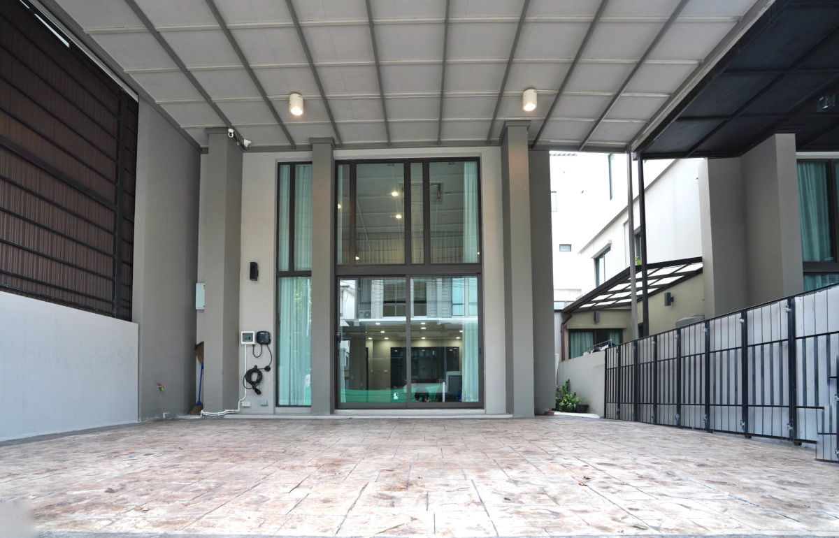 picture ✨ Townhome for Sale – Semi-Detached Style, 3.5 Storeys, Extra-Wide 7.5m Frontage ✨ - 25/28