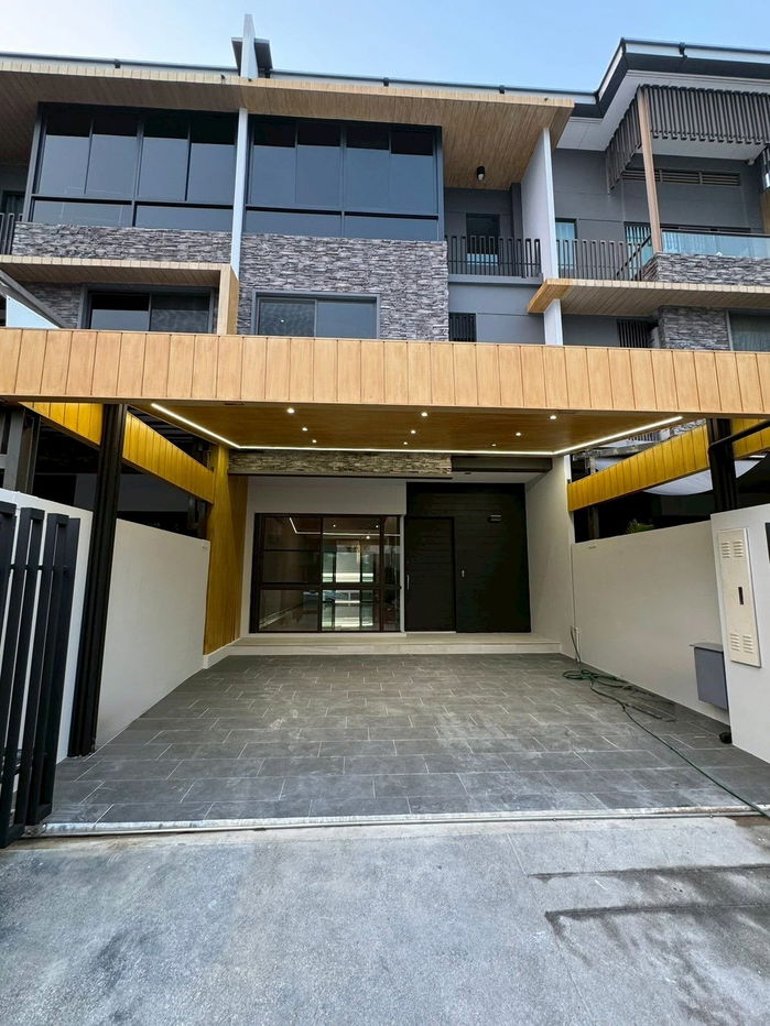 picture THE LANDMARK EKAMAI       -RAMINDRA - 1/18