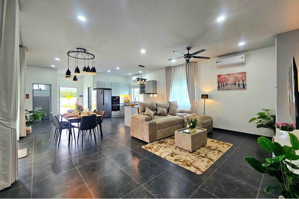 picture [920601001-693] Spacious Family Villa, 3 Bed 3 Bath in Hua Hin Soi 70 For Sale - 18/44