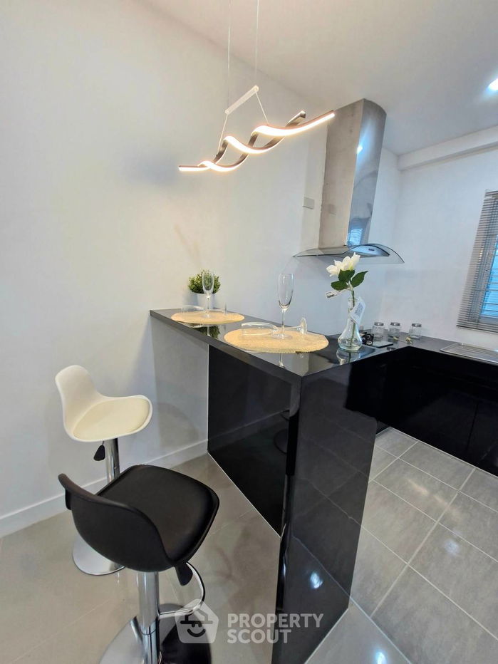 รูป ทาวน์เฮาท์ 2-ห้องนอน ใกล้ พัทยาตะวันออก (ID 2144294) - รูปที่ 6/16