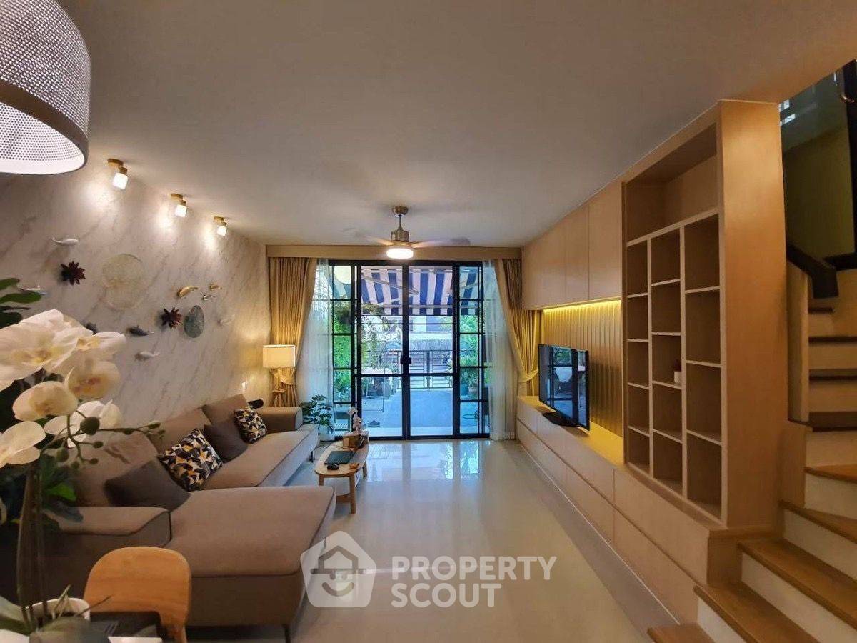 picture 3-BR Townhouse in Suan Luang (ID 2455576) - 9/16