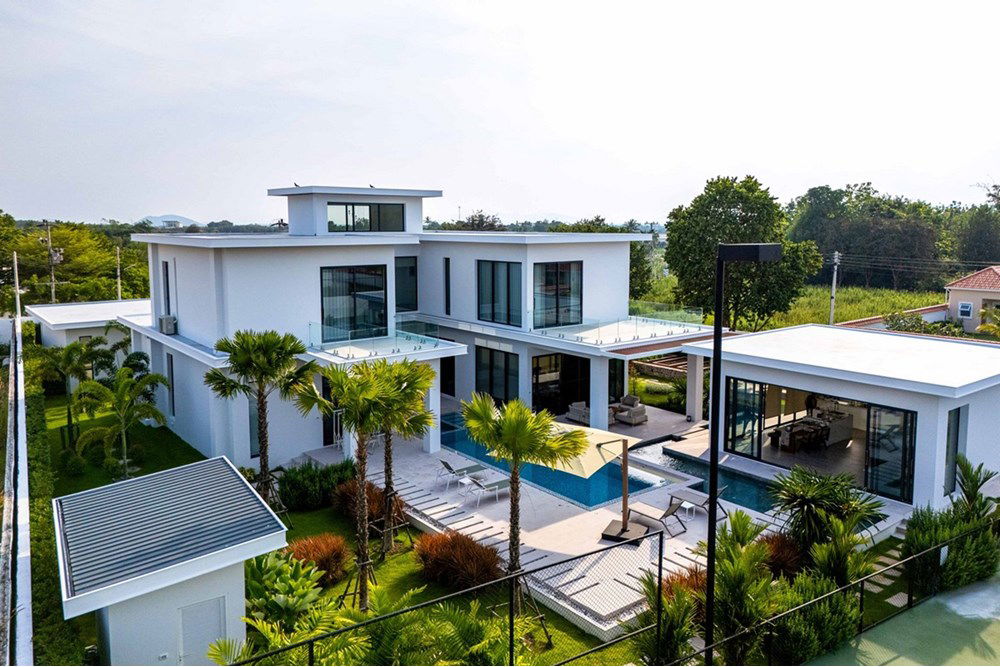 รูป [920601001-697] ขายวิลล่าหรูพร้อมสนามเทนนิส 4 ห้องนอน 4 ห้องน้ำ ในซอย 70 ของ huahin - รูปที่ 42/108