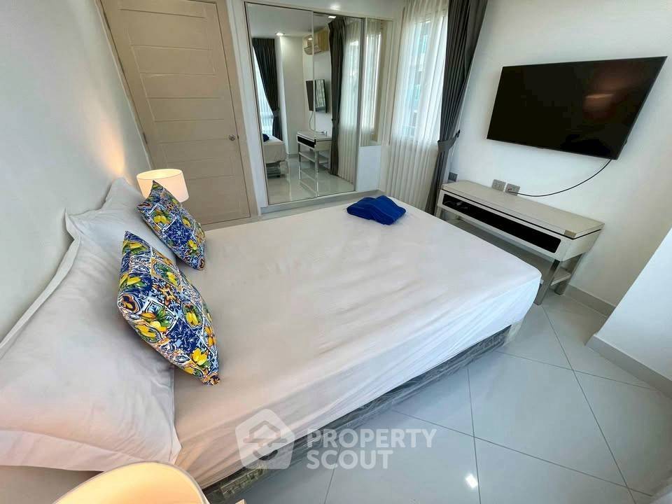 picture 1-BR Condo at The View Cozy Beach Residence close to Phratamnak (ID 2453388) - 7/18