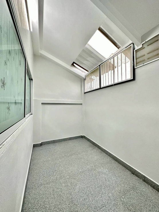 รูป บ้านสวย ถนนเมน ทำเลดี  หลังบ้านโล่ง  หมู่บ้านร่มเงาไม้ บางบัวทอง ถนนวัดลาดปลาดุก - รูปที่ 12/16