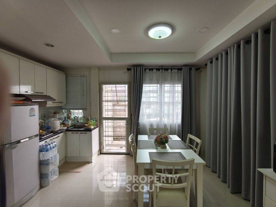 picture 3-BR House in Tha Raeng (ID 2411891) - 4/5