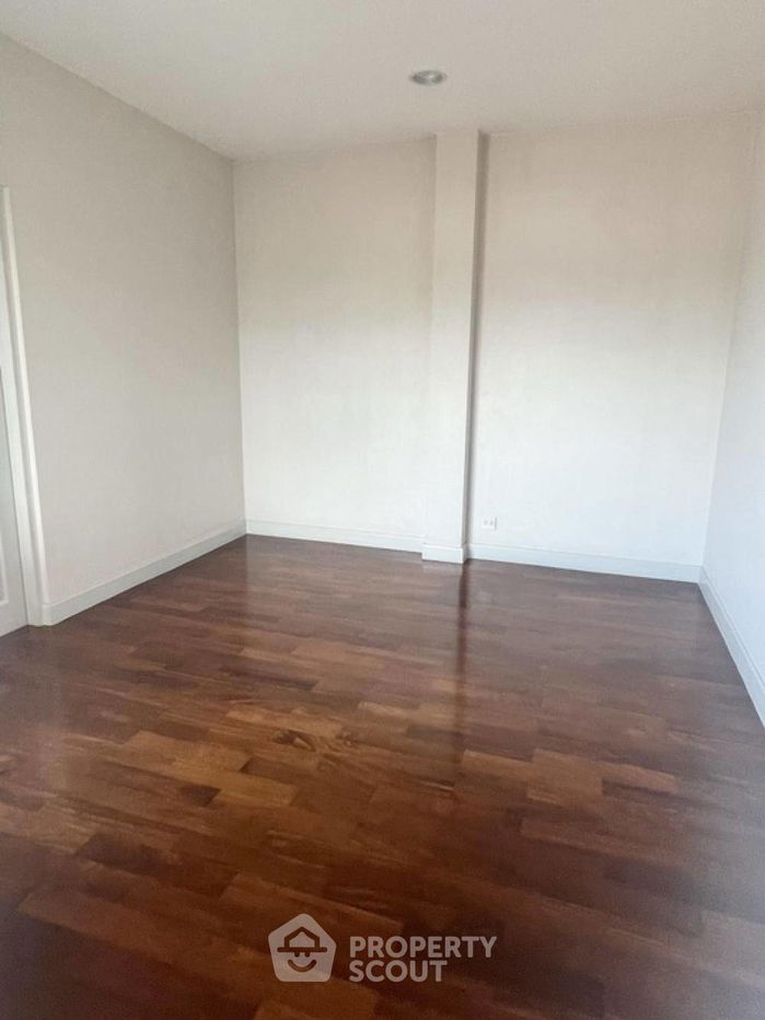 picture 4-BR House near MRT Bang Rak Noi Tha It (ID 1497366) - 12/26