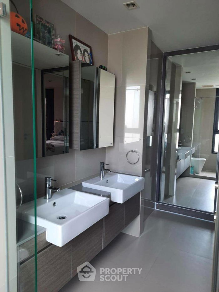 picture 2-BR Condo at Quinn Condo Ratchada 17 near MRT Sutthisan (ID 674343) - 6/23